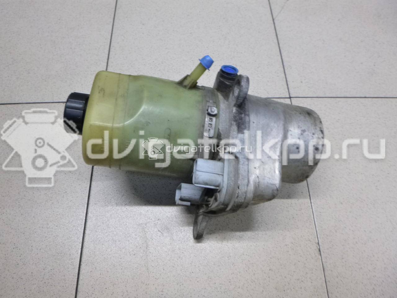 Фото Насос гидроусилителя  1545071 для Ford Fiesta / Focus / Kuga / C-Max {forloop.counter}}