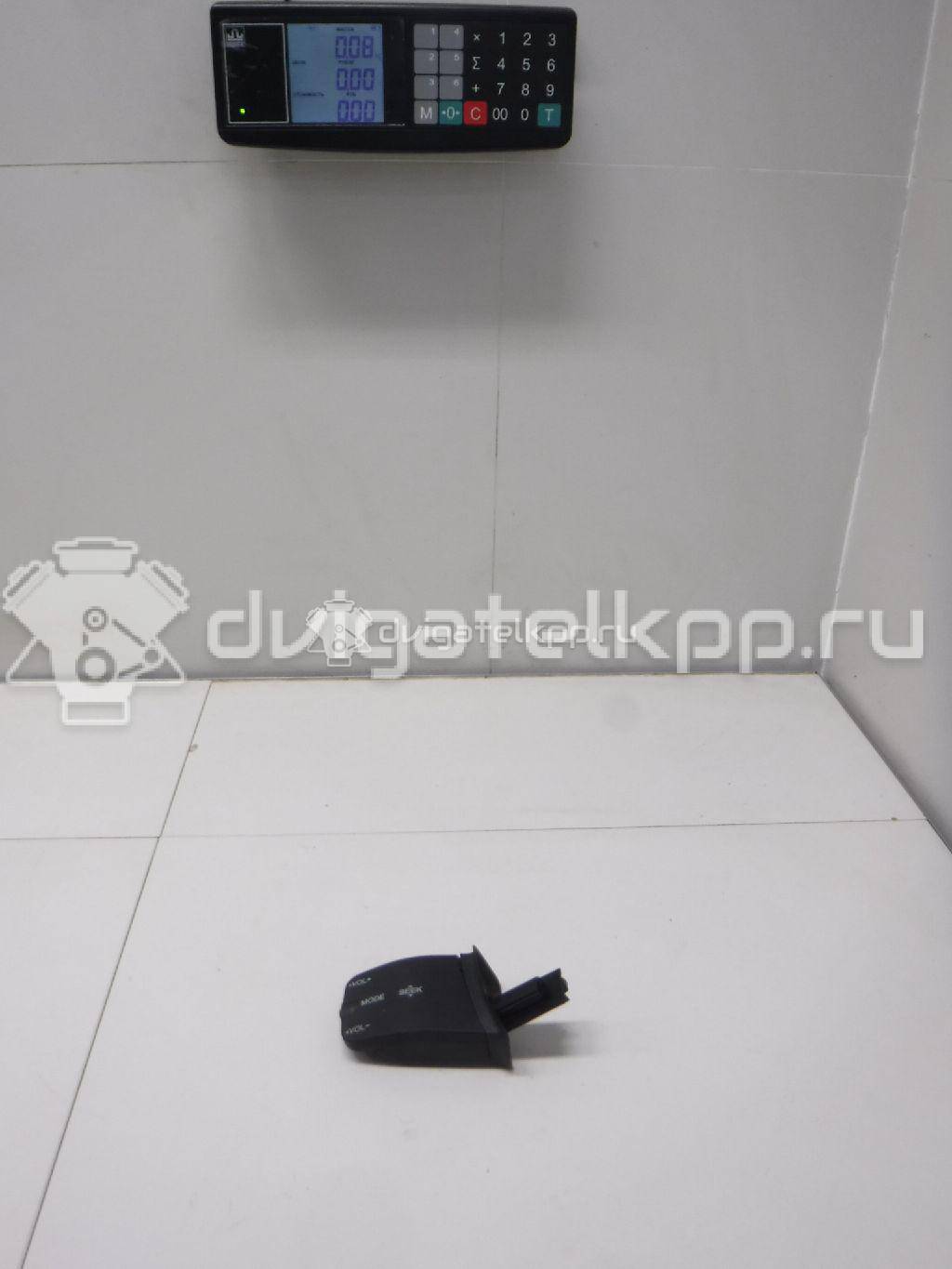 Фото Переключатель подрулевой управления магнитолой  1318961 для Ford Focus / Kuga / Transit / C-Max {forloop.counter}}