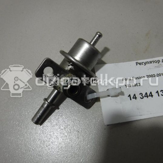 Фото Регулятор давления топлива  1071993 для Ford Fiesta / Focus / Puma Ec / Fusion Ju