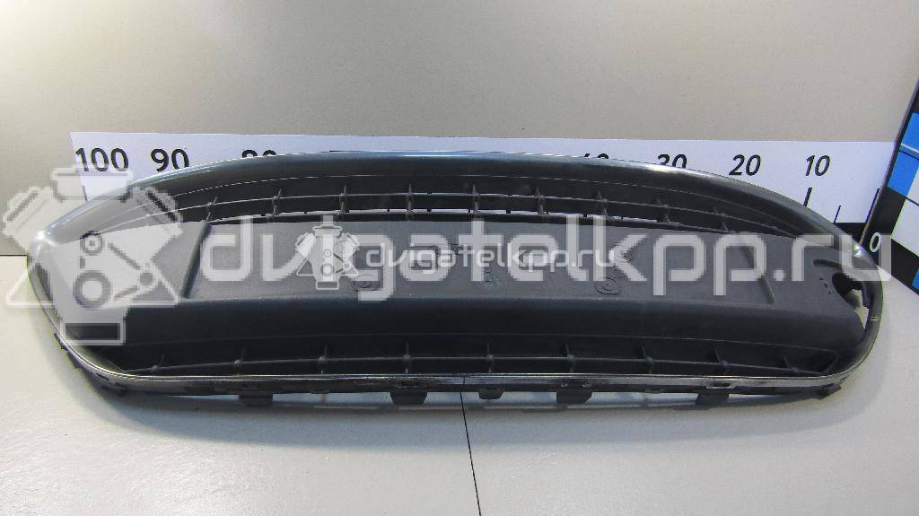 Фото Решетка в бампер центральная  1766625 для Ford Fiesta {forloop.counter}}