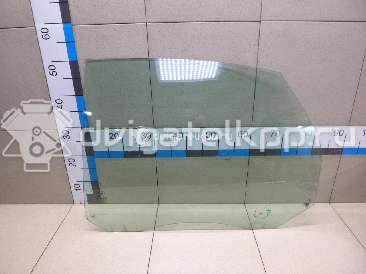 Фото Стекло двери задней левой  1317985 для Ford Focus {forloop.counter}}