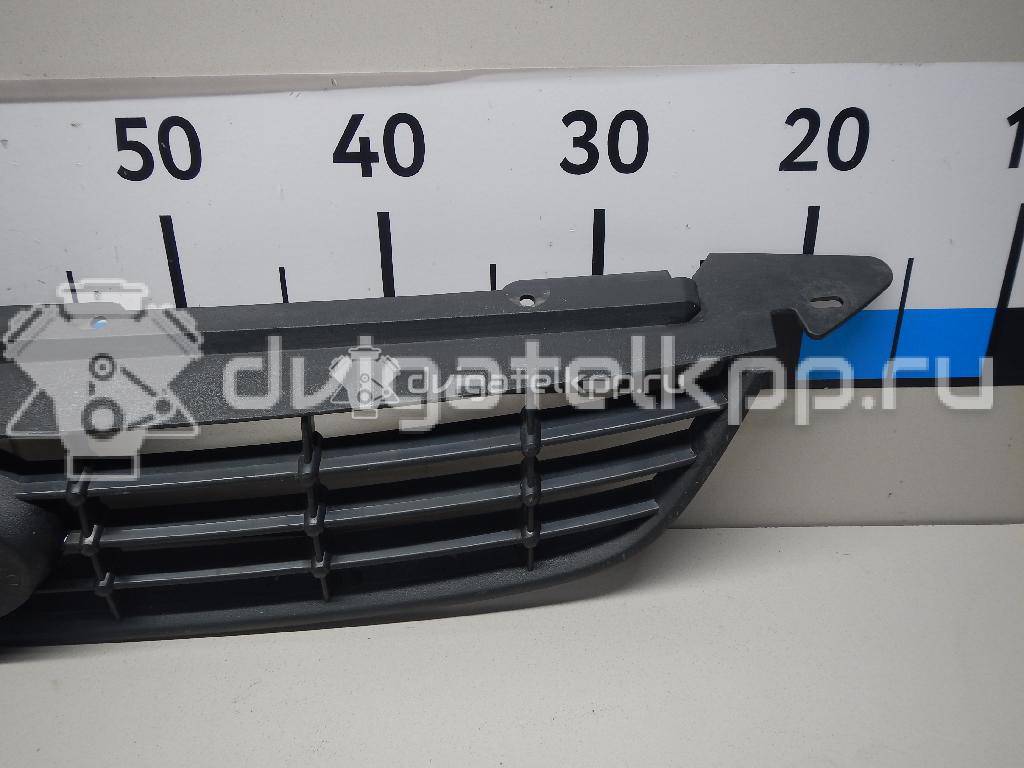 Фото Решетка радиатора  1676410 для Ford Focus {forloop.counter}}