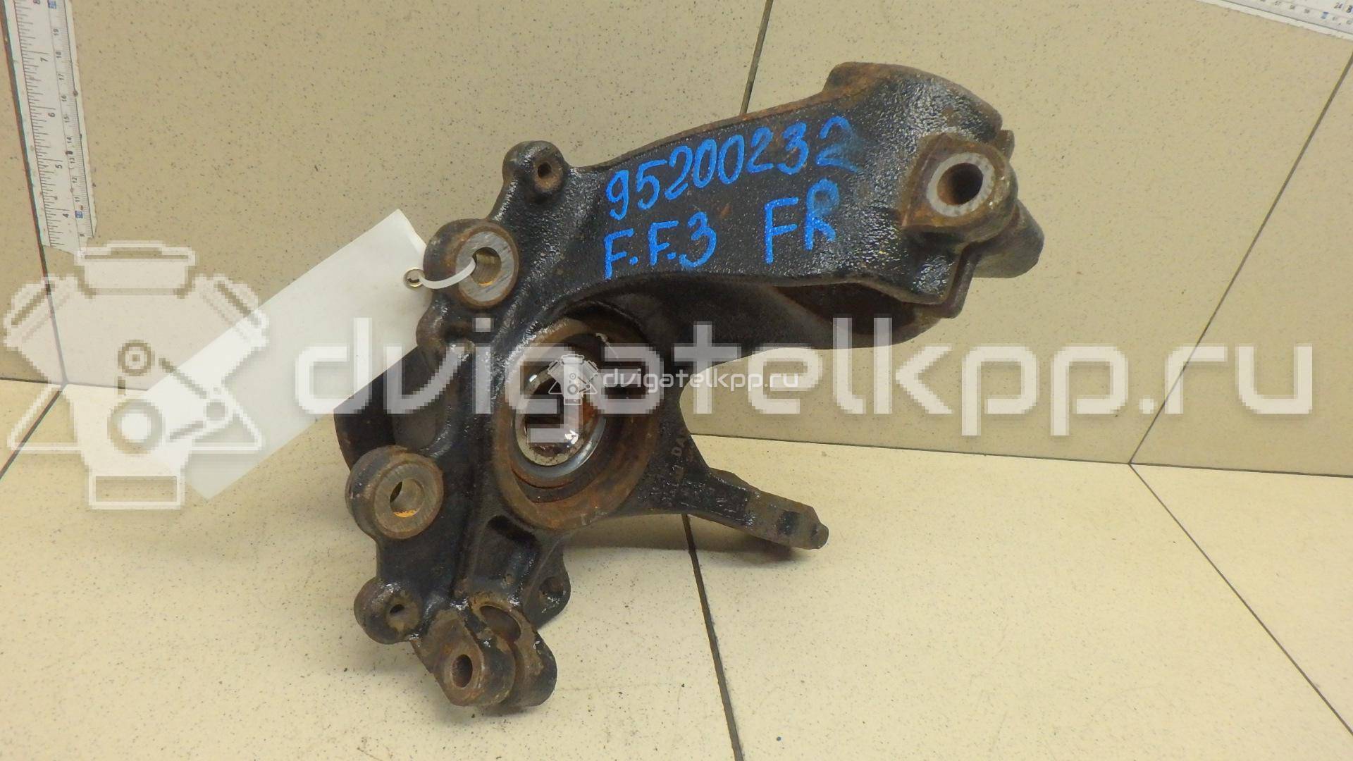 Фото Кулак поворотный передний правый  1702854 для Ford Focus {forloop.counter}}