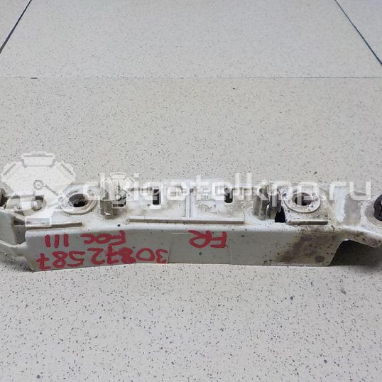 Фото Кронштейн переднего бампера правый  1718730 для Ford Focus