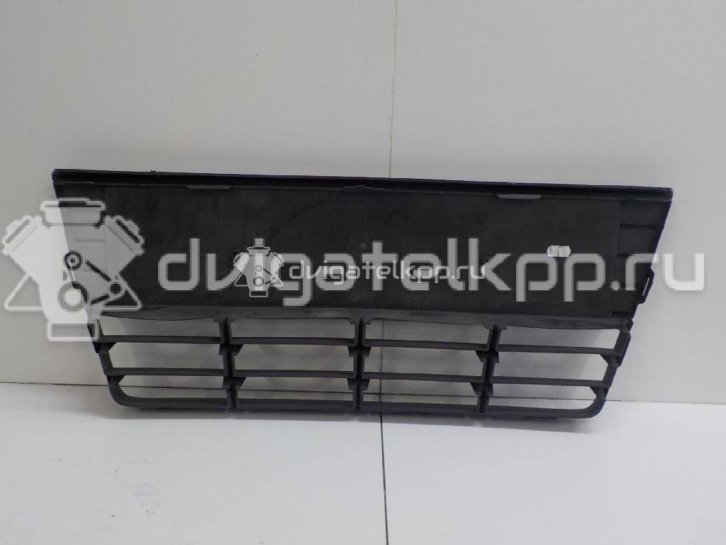 Фото Решетка в бампер центральная  1718734 для Ford Focus {forloop.counter}}