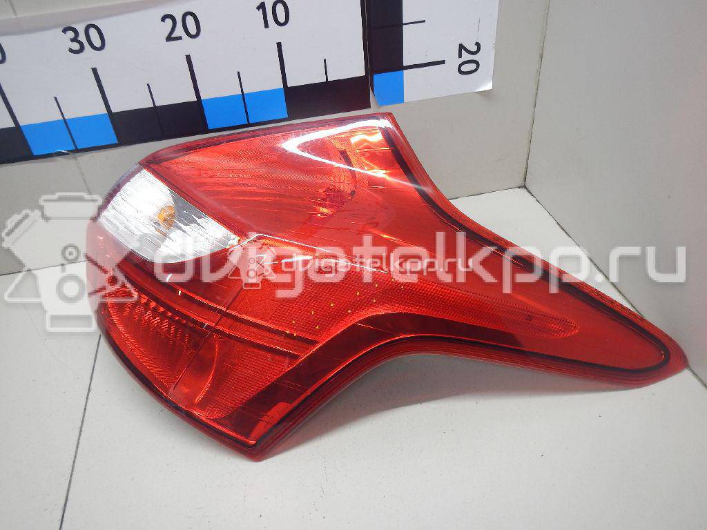 Фото Фонарь задний правый  1825318 для Ford Focus {forloop.counter}}