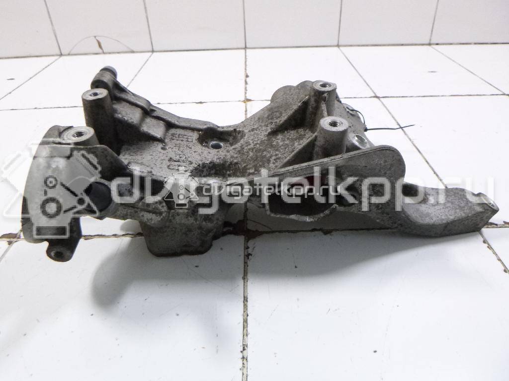 Фото Кронштейн генератора для двигателя CAWA для Volkswagen Jetta 170 л.с 16V 2.0 л бензин 06J903143AG {forloop.counter}}