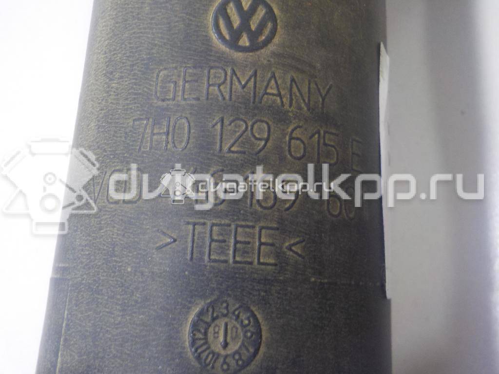 Фото Патрубок воздушного фильтра для двигателя AXC для Volkswagen Transporter / Multivan 85 л.с 8V 1.9 л Дизельное топливо 7H0129615E {forloop.counter}}