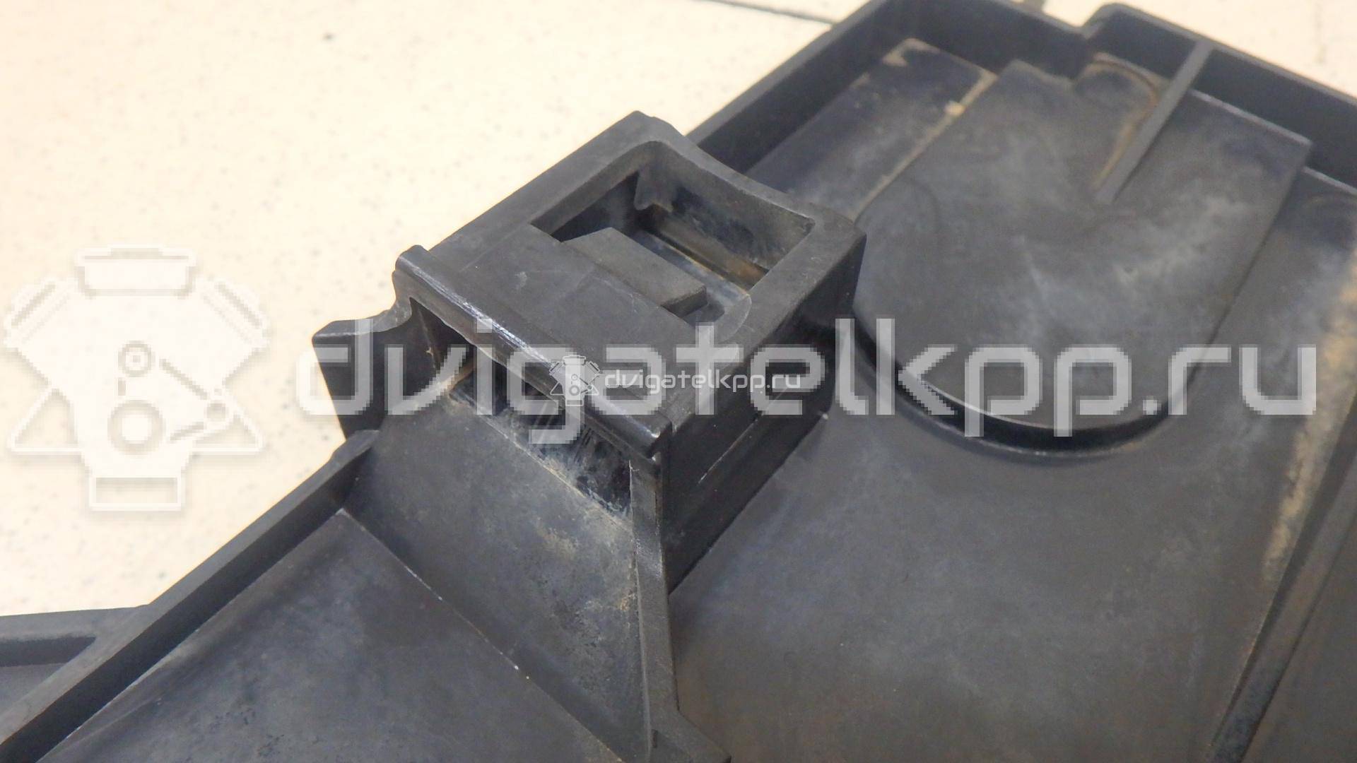 Фото Кронштейн фар левый  LR001542 для Land Rover Freelander {forloop.counter}}