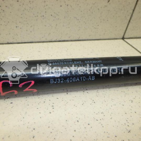 Фото Амортизатор двери багажника  LR025379 для Land Rover Range Rover