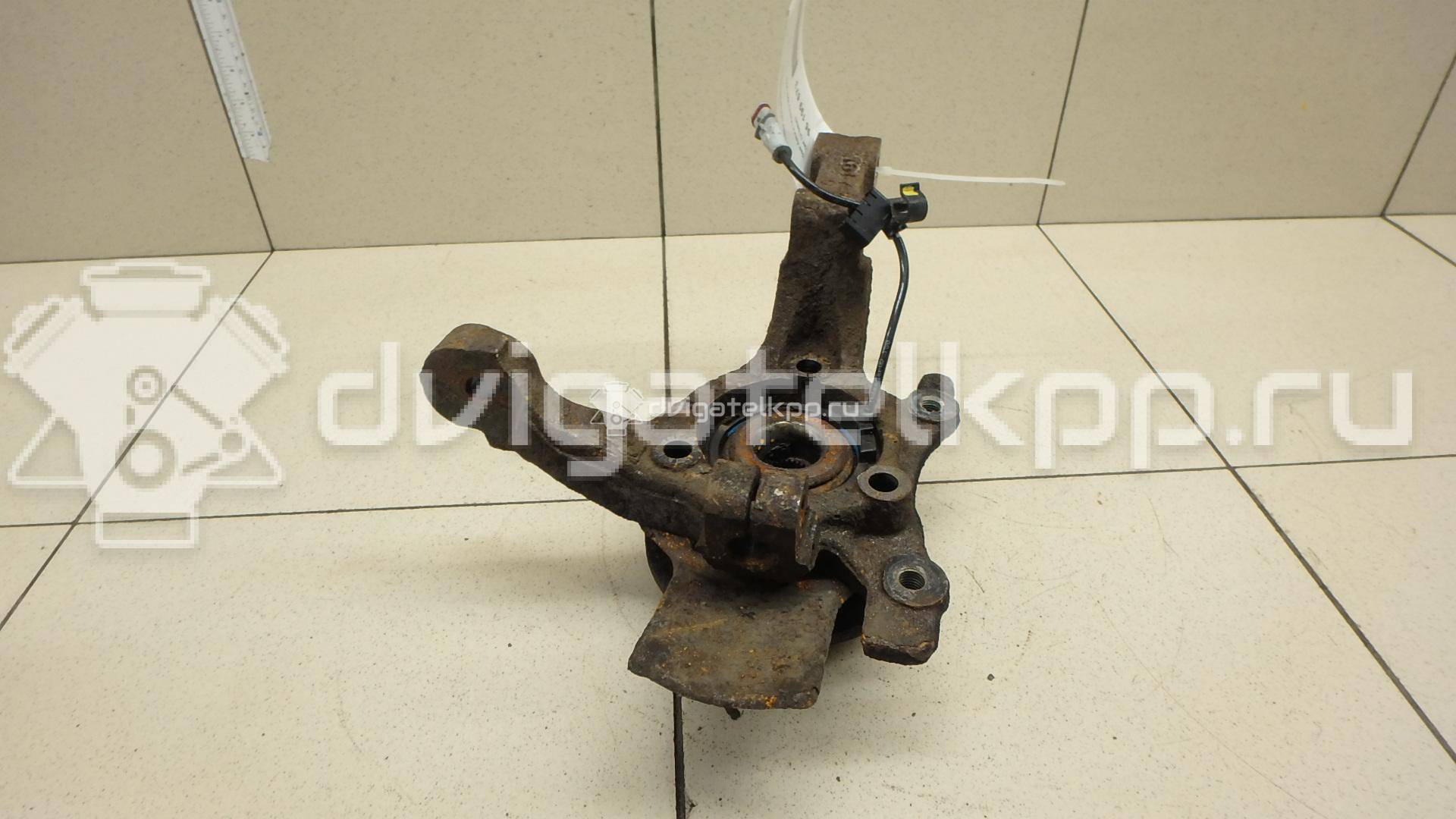 Фото Кулак поворотный передний левый  13156041 для Opel Astra {forloop.counter}}