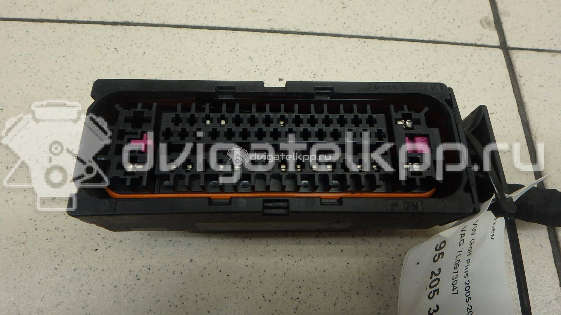 Фото Разъем  7L0973047 для seat Altea {forloop.counter}}