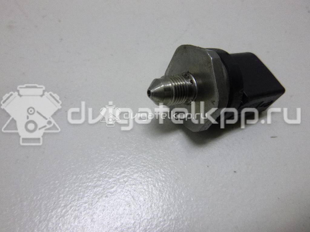 Фото Датчик давления топлива  06J906051F для Seat Ibiza / Leon / Toledo / Alhambra / Ateca Kh7 {forloop.counter}}