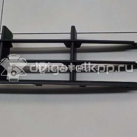 Фото Решетка в бампер центральная  5J0853677A9B9 для Skoda Roomster 5J / Fabia