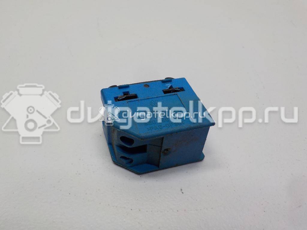 Фото Кнопка стеклоподъемника  3B0959855 для Skoda Octavia {forloop.counter}}