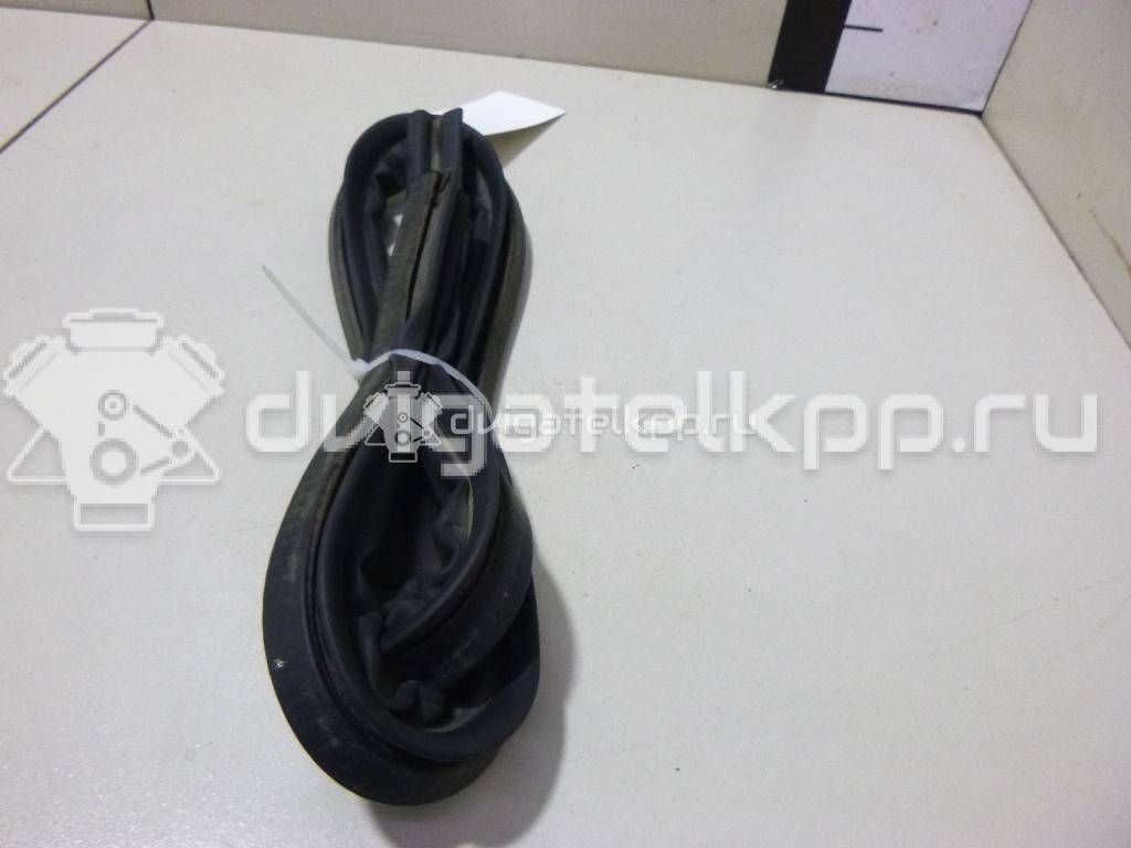 Фото Уплотнитель капота  1Z0823723A для skoda Octavia (A5 1Z-) {forloop.counter}}