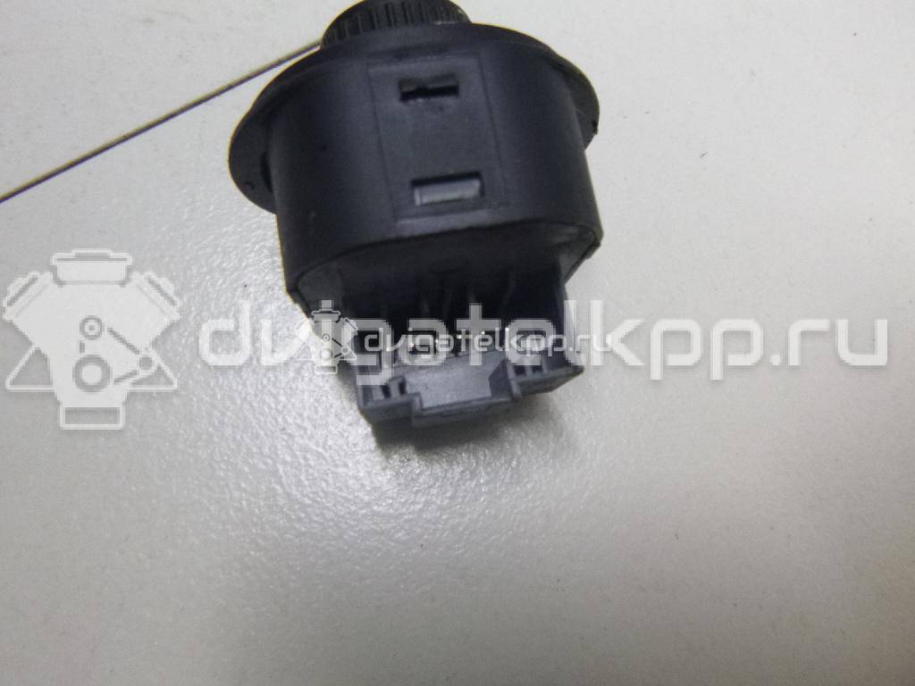 Фото Переключатель регулировки зеркала  1Z1959565A для Skoda Octavia / Octaviaii 1Z3 {forloop.counter}}