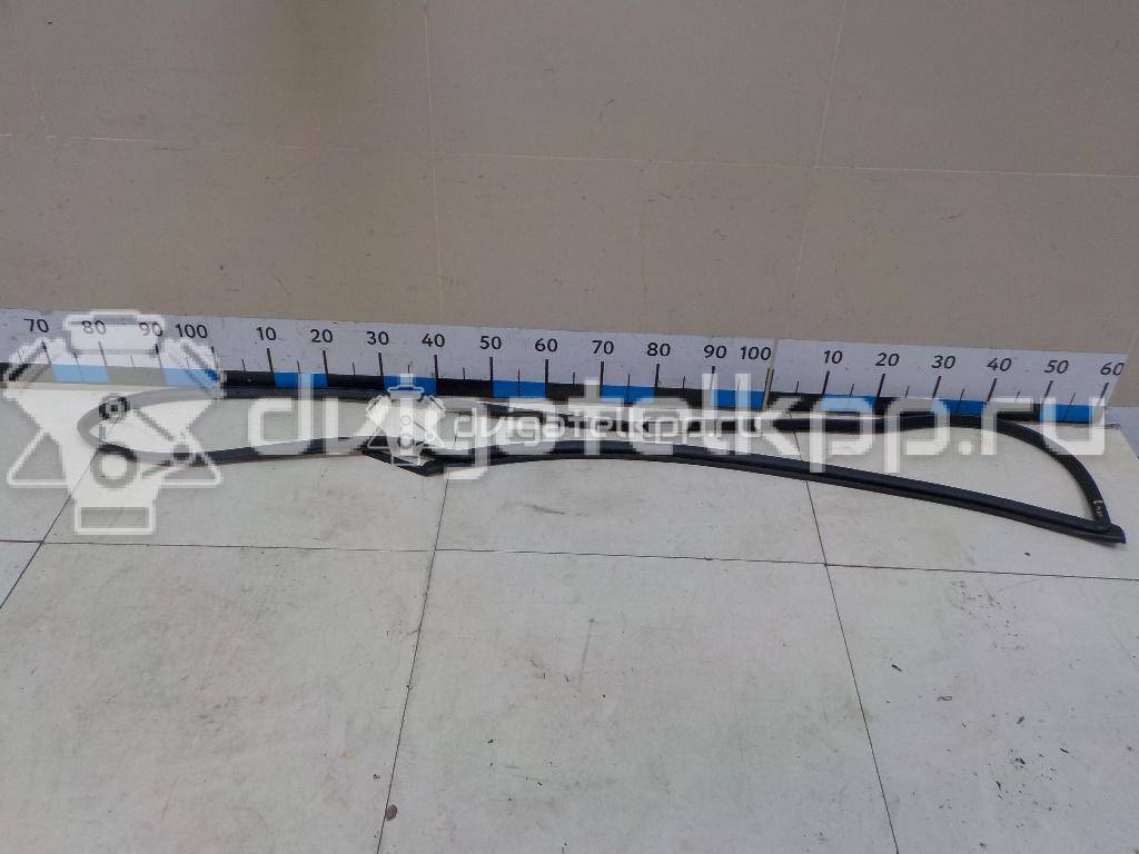 Фото Уплотнитель стекла двери  7237134001 для ssang yong Actyon New/Korando C {forloop.counter}}