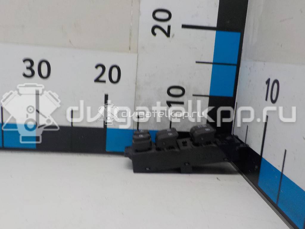 Фото Блок управления стеклоподъемниками  8581134000HDX для ssang yong Actyon New/Korando C {forloop.counter}}