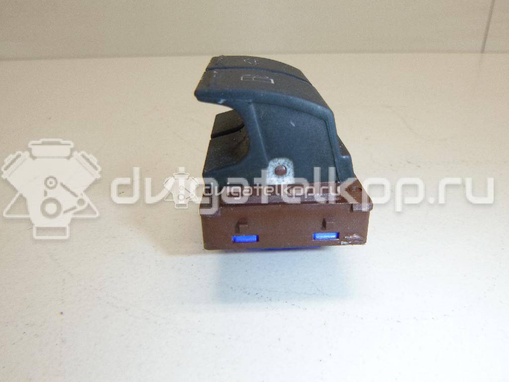 Фото Кнопка открывания багажника  3C0959903 для Volkswagen Passat / Cc / Eos 1F7, 1F8 {forloop.counter}}