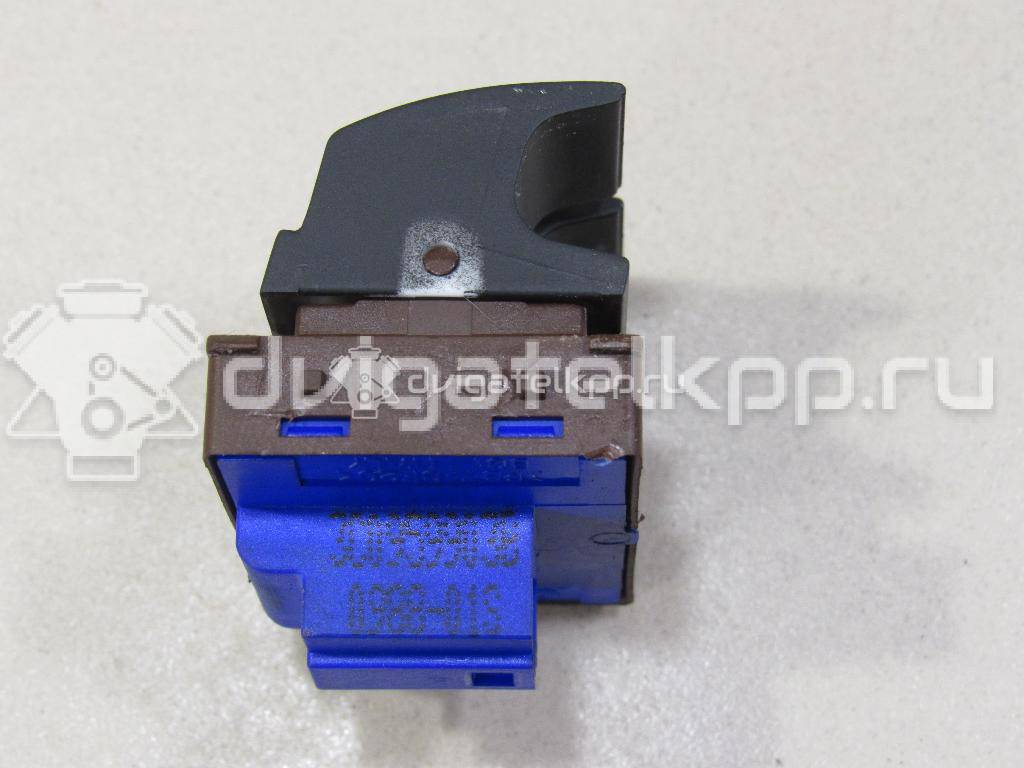 Фото Кнопка открывания багажника  3C0959903B для Volkswagen Passat / Cc / Eos 1F7, 1F8 / Jetta {forloop.counter}}