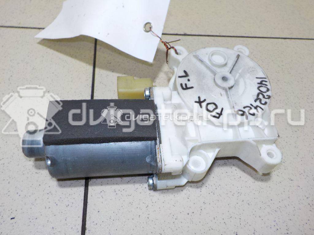 Фото Моторчик стеклоподъемника  5Z0959801B для Volkswagen Fox 5Z1, 5Z3 {forloop.counter}}