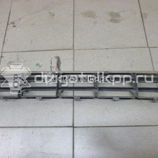 Фото Решетка в бампер центральная  1J0853677D для Volkswagen Golf