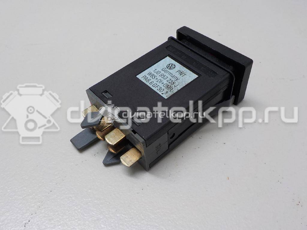 Фото Кнопка аварийной сигнализации  1J0953235J для Volkswagen Bora / Golf {forloop.counter}}