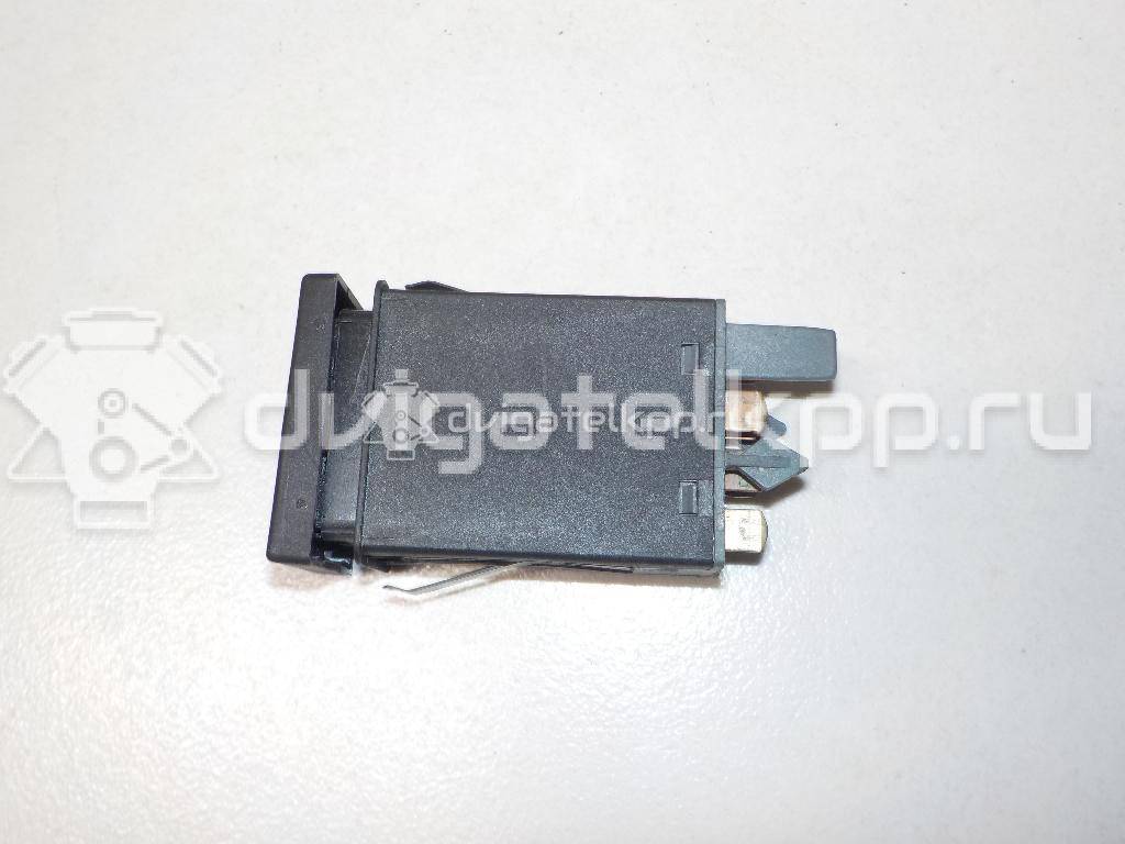 Фото Кнопка аварийной сигнализации  1J0953235J для Volkswagen Bora / Golf {forloop.counter}}