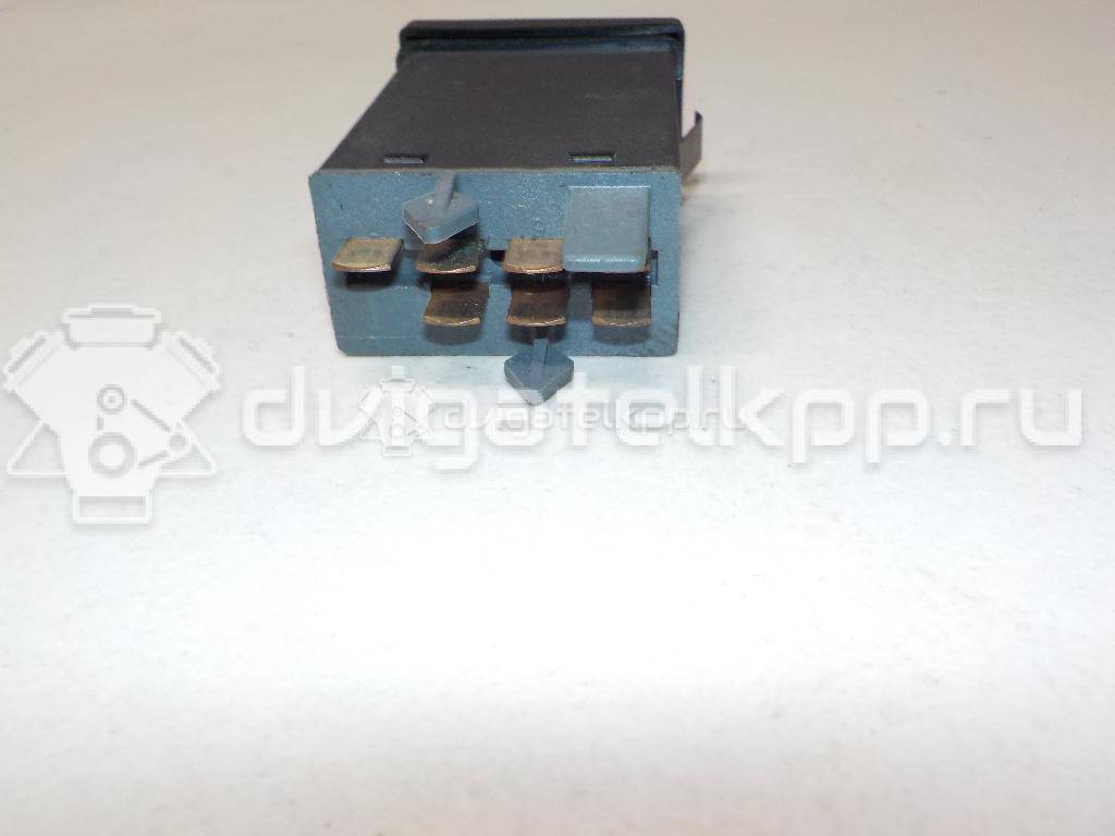 Фото Кнопка аварийной сигнализации  1J0953235J для Volkswagen Bora / Golf {forloop.counter}}