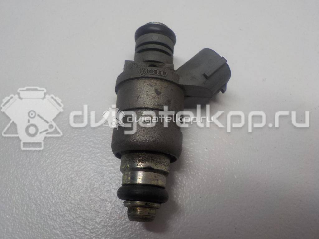 Фото Форсунка инжекторная электрическая  06A906031BT для Volkswagen Touran / Golf / Passat / Caddy / Jetta {forloop.counter}}