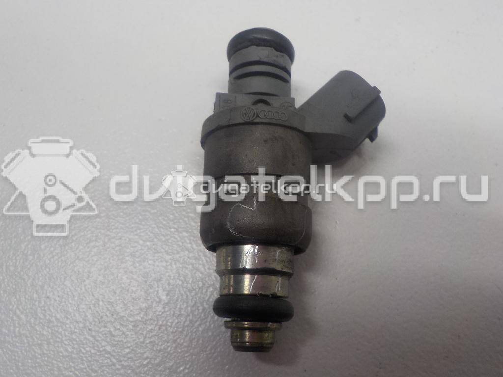 Фото Форсунка инжекторная электрическая  06A906031BT для Volkswagen Touran / Golf / Passat / Caddy / Jetta {forloop.counter}}