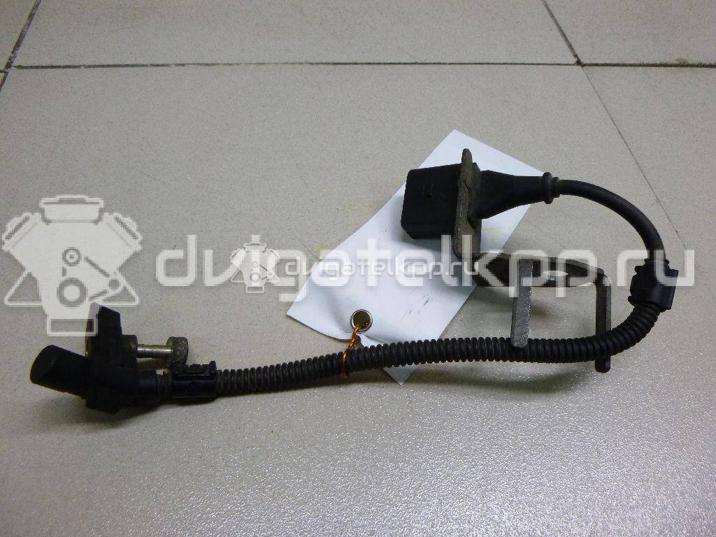 Фото Датчик положения коленвала  03C957147 для Volkswagen Passat / Touran / Jetta / Golf {forloop.counter}}