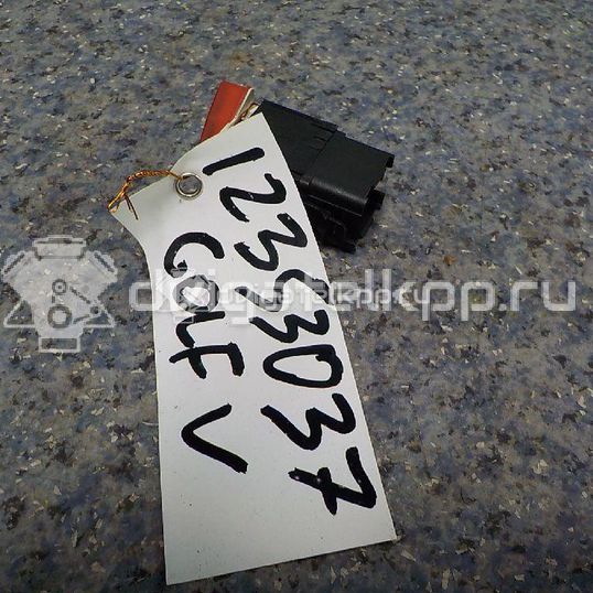 Фото Кнопка аварийной сигнализации  1K0953509A для Volkswagen Jetta / Golf