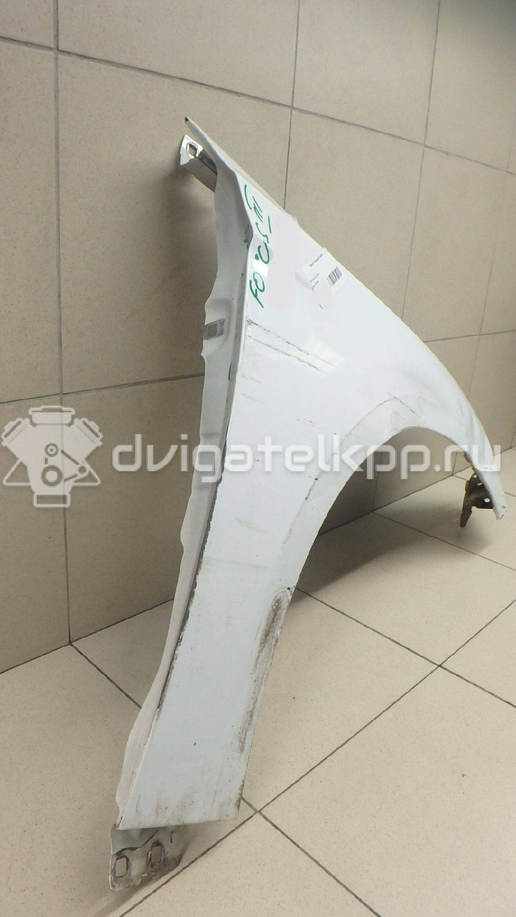 Фото Крыло переднее правое  1729700 для Ford Focus {forloop.counter}}