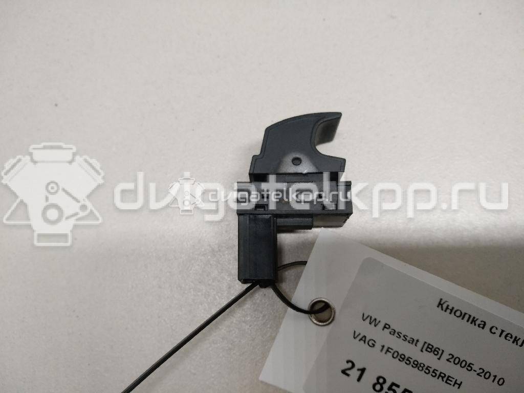 Фото Кнопка стеклоподъемника  1F0959855REH для Volkswagen Scirocco / Tiguan / Touran / Amarok S1B / Cc {forloop.counter}}