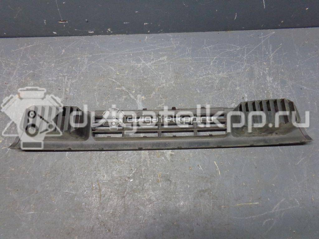 Фото Решетка в бампер центральная  7H08077197G9 для Volkswagen Transporter / Multivan {forloop.counter}}