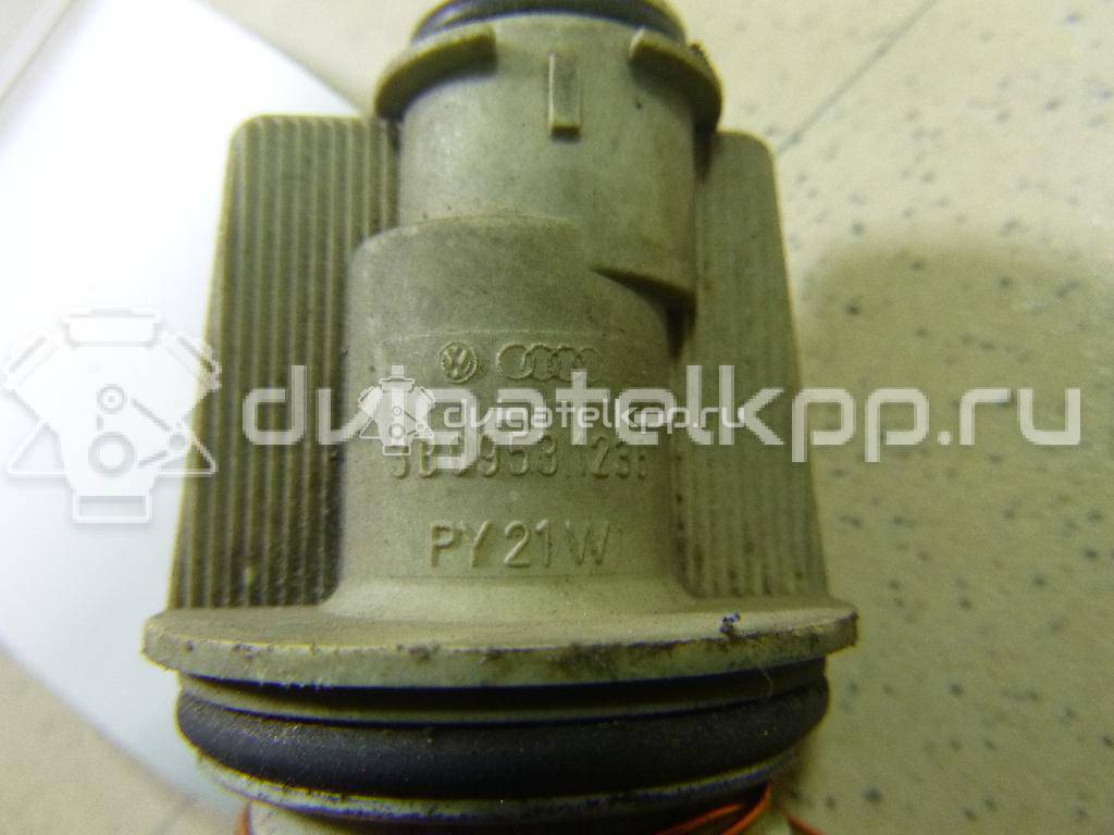 Фото Патрон указателя поворота  3B0953123B для vw Passat [B4] {forloop.counter}}