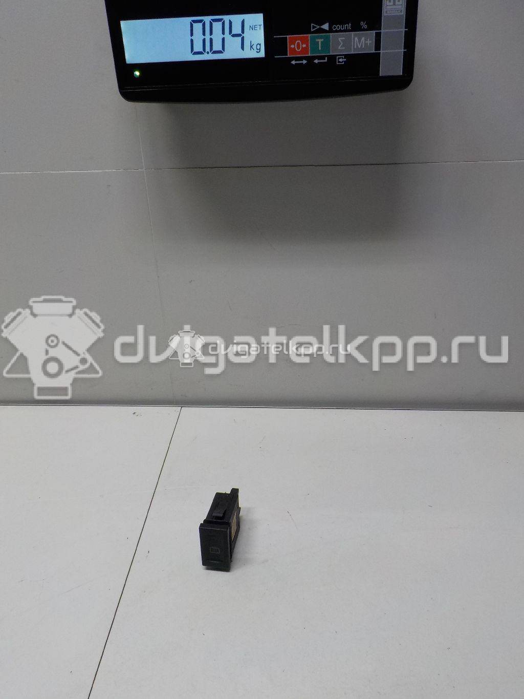 Фото Кнопка обогрева заднего стекла  3B0959621C для Volkswagen Passat {forloop.counter}}