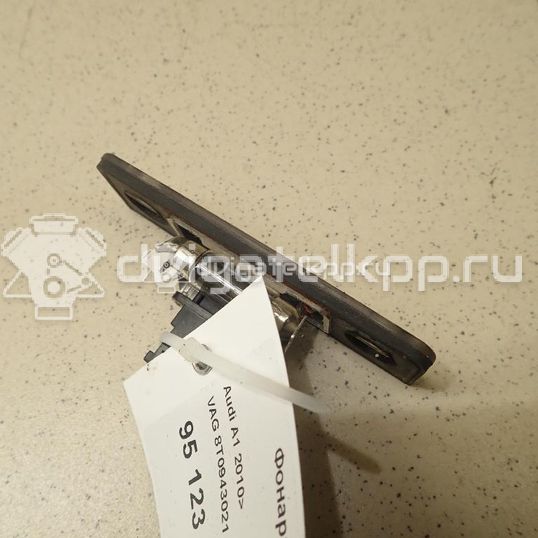 Фото Фонарь подсветки номера  8T0943021 для vw Passat [B6]