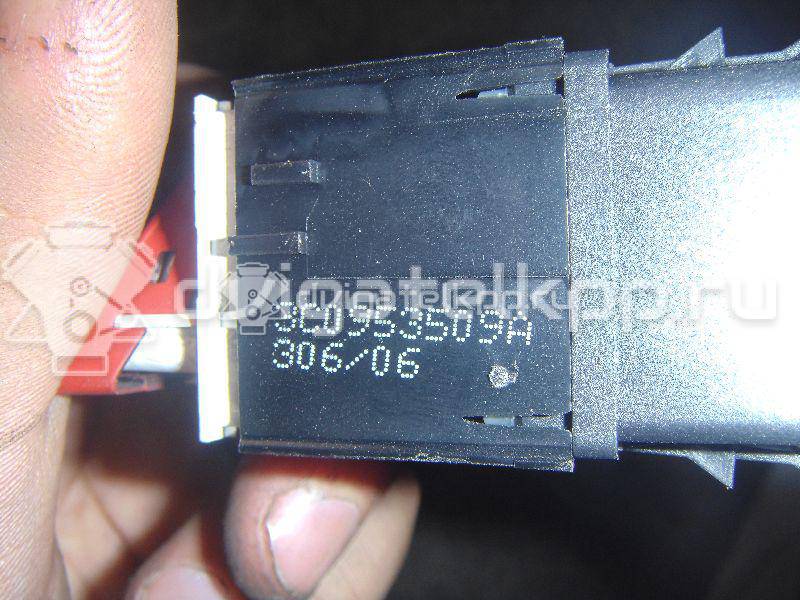 Фото Кнопка аварийной сигнализации  3C0953509A для Volkswagen Passat {forloop.counter}}