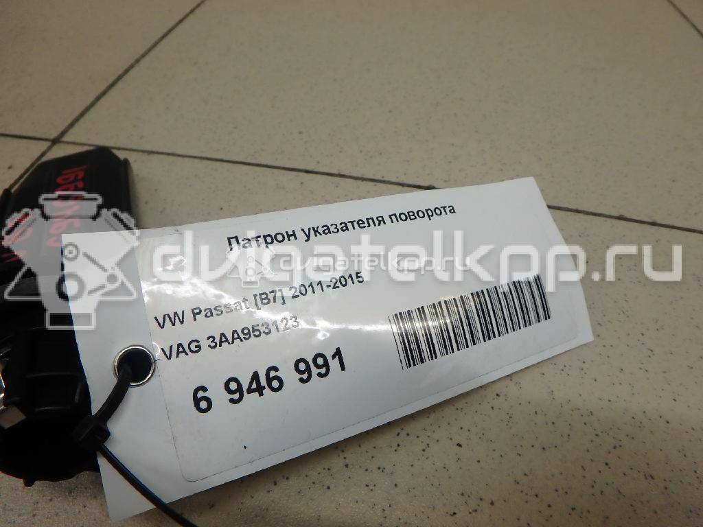 Фото Патрон указателя поворота  3AA953123 для vw Passat [B7] {forloop.counter}}