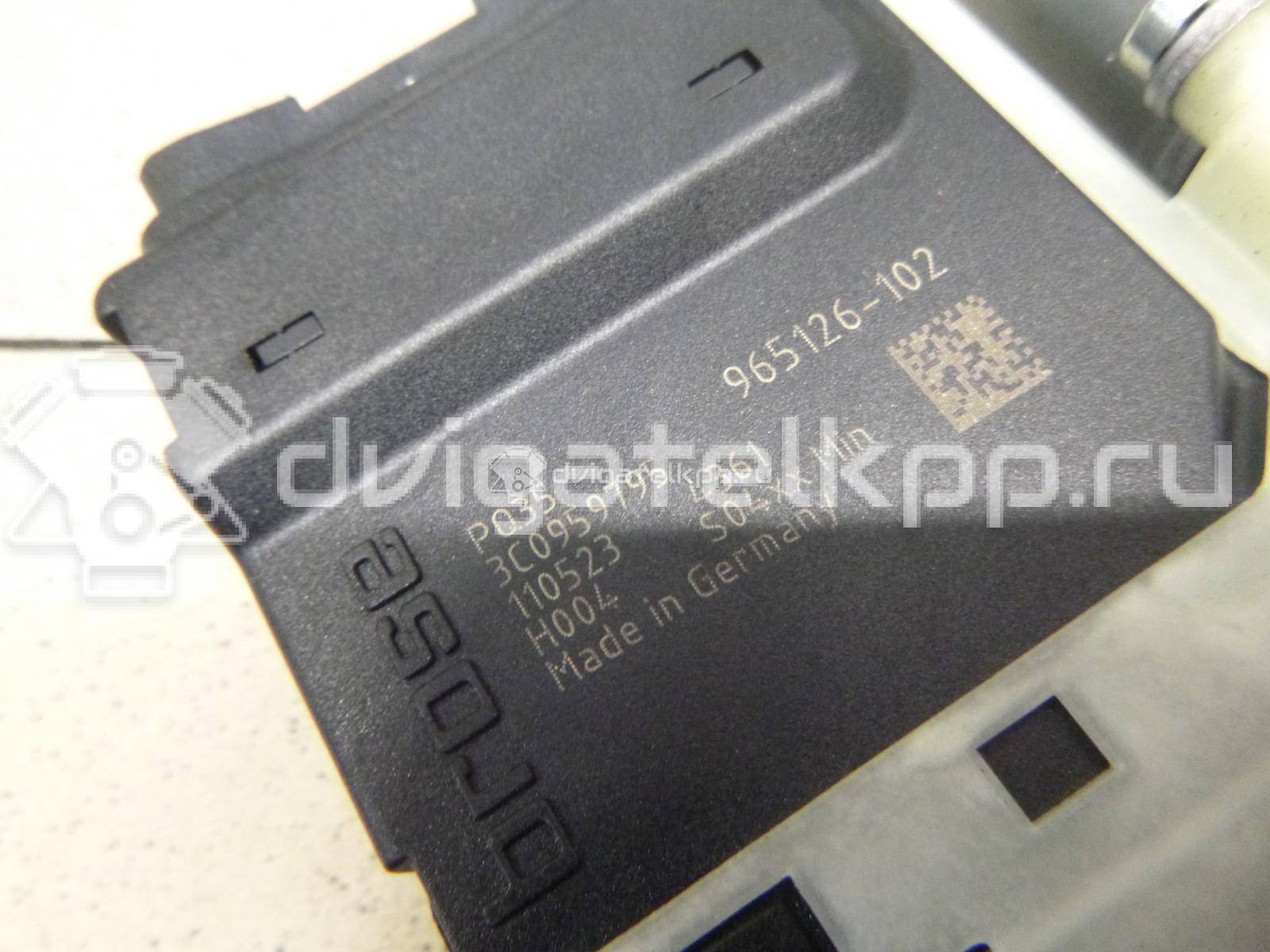 Фото Моторчик стеклоподъемника  3C0959703VW3 для vw Passat [B7] {forloop.counter}}