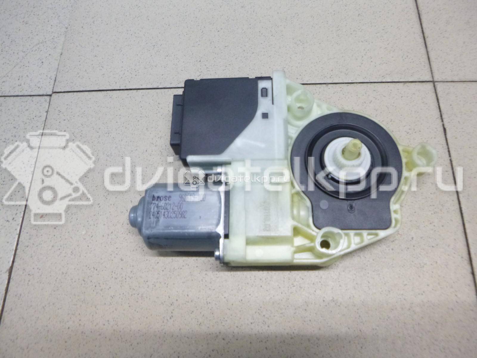 Фото Моторчик стеклоподъемника  3C0959703VW3 для vw Passat [B7] {forloop.counter}}