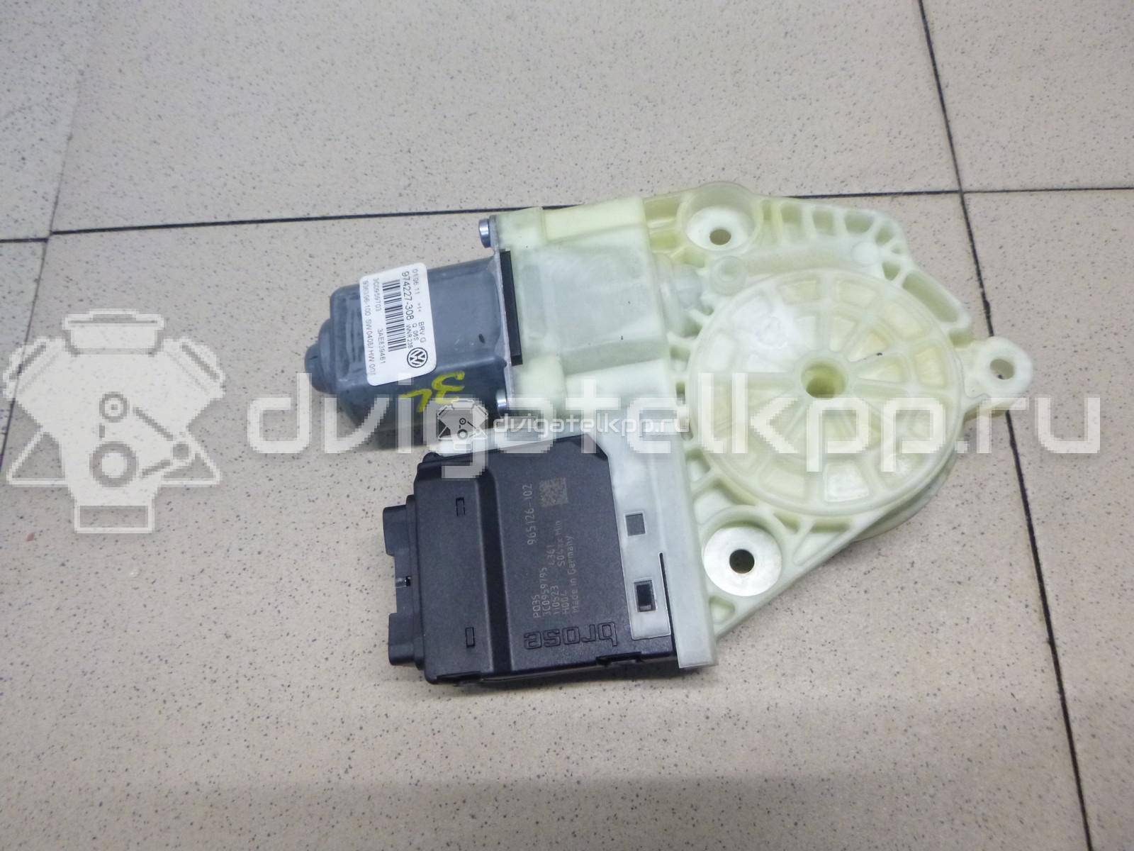 Фото Моторчик стеклоподъемника  3C0959703VW3 для vw Passat [B7] {forloop.counter}}