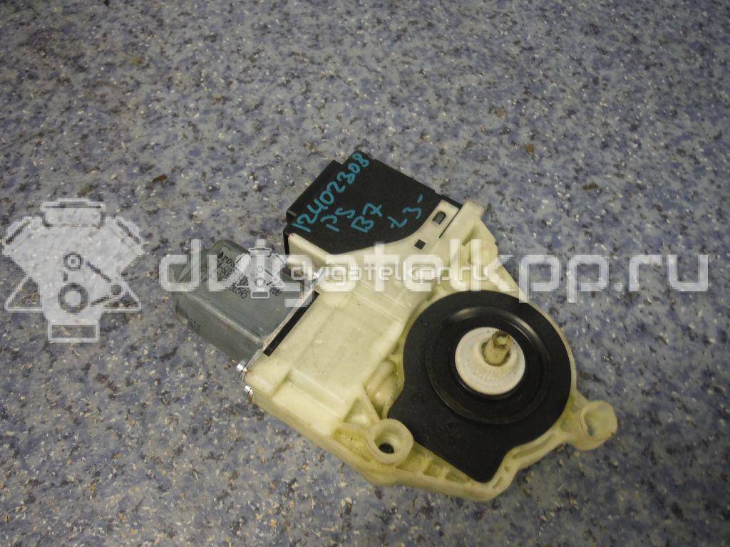 Фото Моторчик стеклоподъемника  3C0959703VW3 для vw Passat [B7] {forloop.counter}}