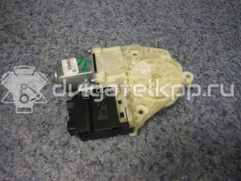 Фото Моторчик стеклоподъемника  3C0959703VW3 для vw Passat [B7] {forloop.counter}}