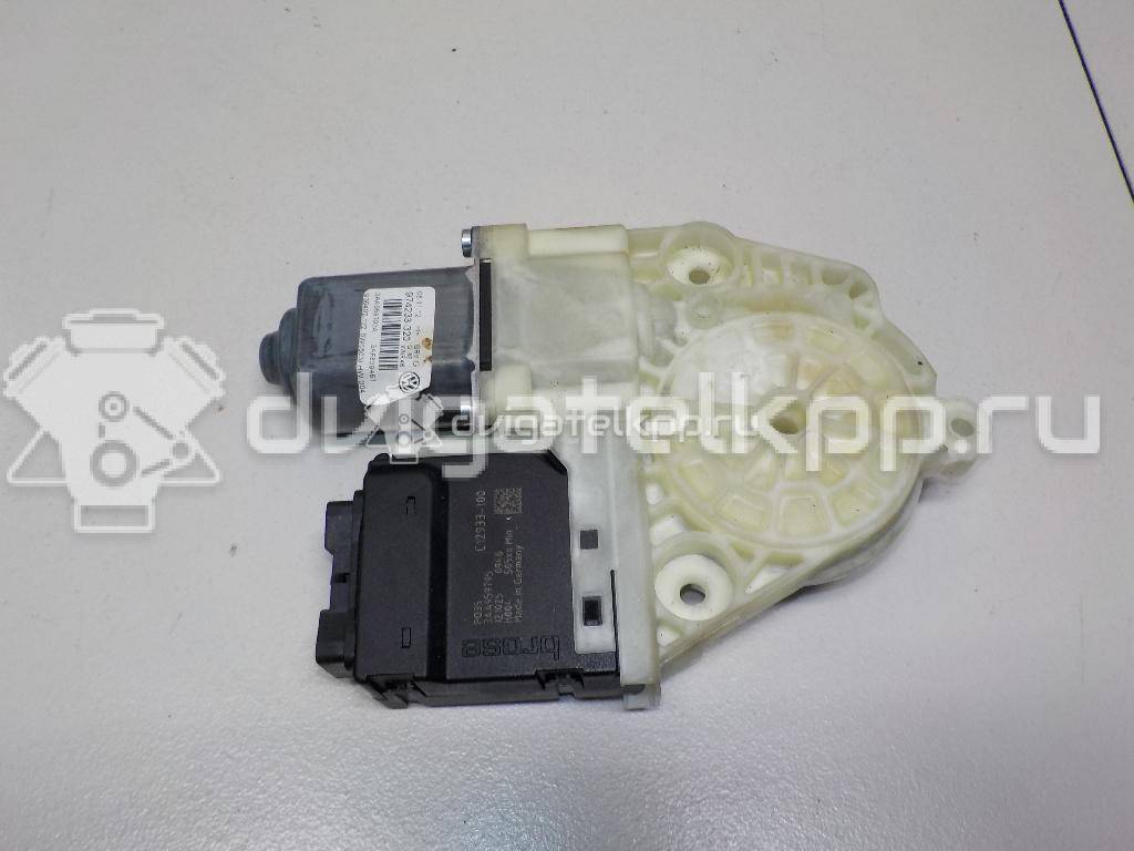 Фото Моторчик стеклоподъемника  3AA959703BVW4 для vw Passat [B7] {forloop.counter}}