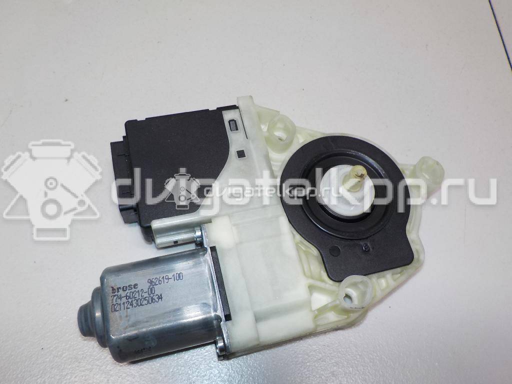 Фото Моторчик стеклоподъемника  3AA959703BVW4 для vw Passat [B7] {forloop.counter}}