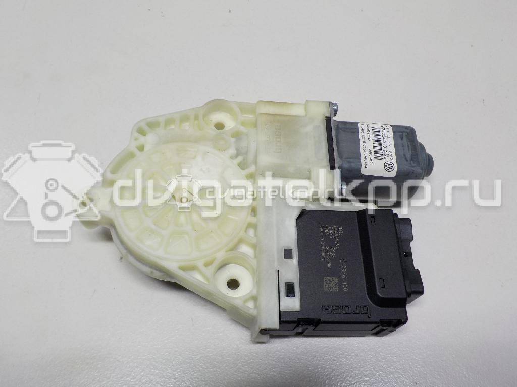 Фото Моторчик стеклоподъемника  3AA959704BVW4 для vw Passat [B7] {forloop.counter}}